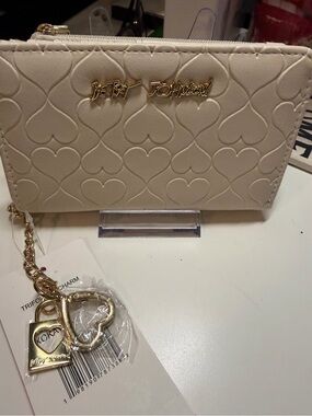 NWT Betsey Johnson Cream heart embossed trifold wallet